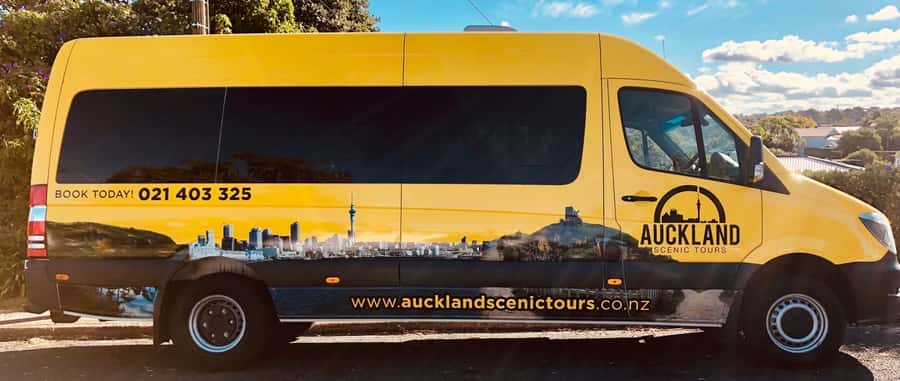 From Auckland: Hobbiton & Waitomo Caves Day Trip with Lunch - Who should book this trip?