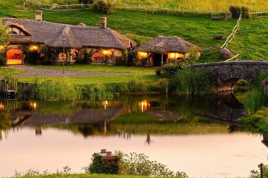From Auckland: Hobbiton & Waitomo Caves Full-Day Trip - Why the guide can make or break the day