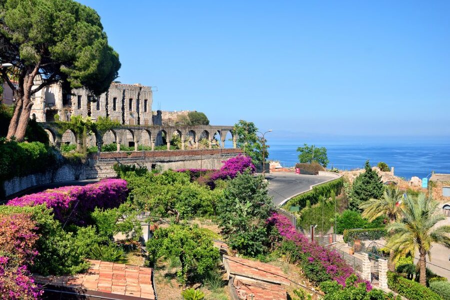 From Catania: Guided Godfather Tour with Taormina Visit - Forza d’Agrò and the Durazzesco Arch