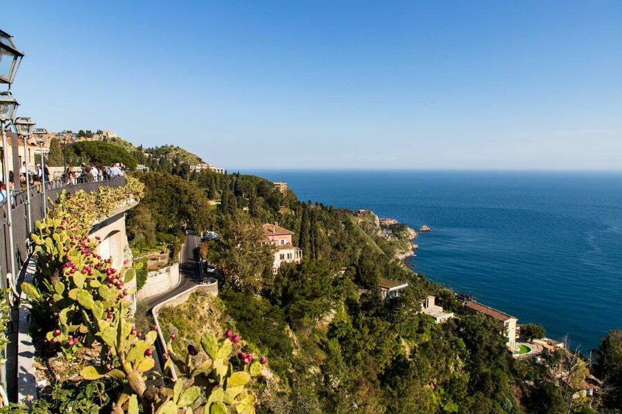 From Catania: The Godfather Tour in a Vintage Car - Taormina: a strong first walking stop
