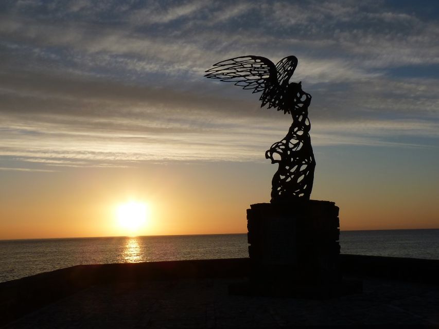 From Catania: White Lotus tour Taormina, Castelmola & Naxos - Who should book this half-day tour?
