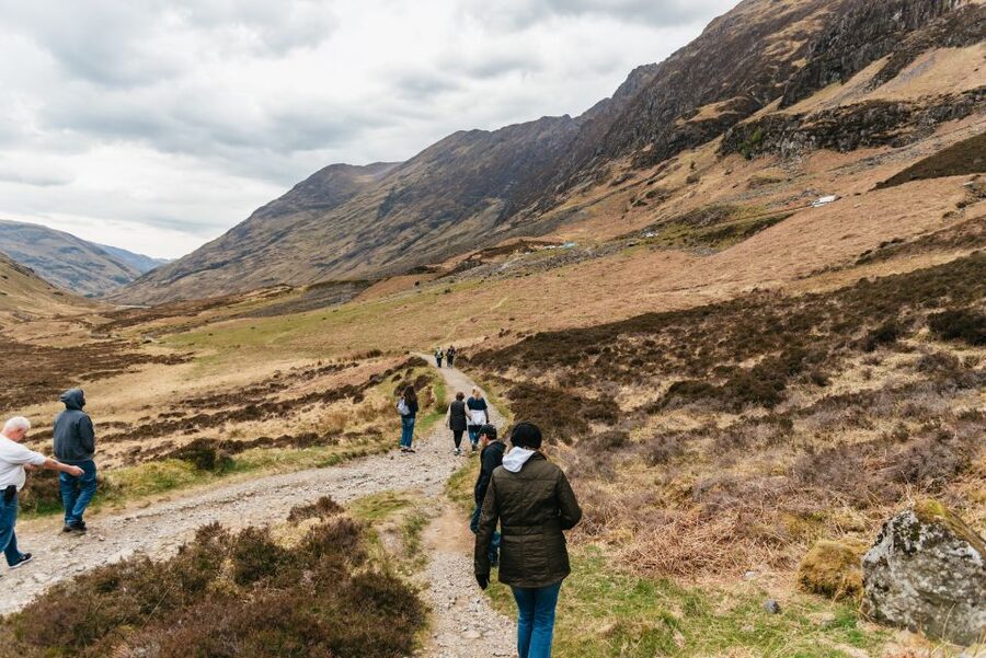 From Edinburgh: Outlander Experience 2-Day Tour - Midhope Castle and Blackness Castle on day one