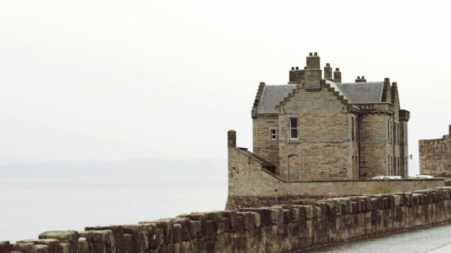 From Edinburgh: Outlander Full-Day Tour in Spanish - Falkland and the final look at Fife