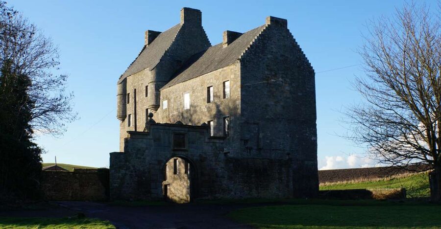 From Edinburgh: Outlander, Palaces, and Jacobites Day Trip - Doune Castle and the route past Stirling