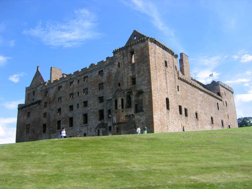 From Edinburgh: Private Outlander location tour - Culross, or Cranesmuir without the usual rush