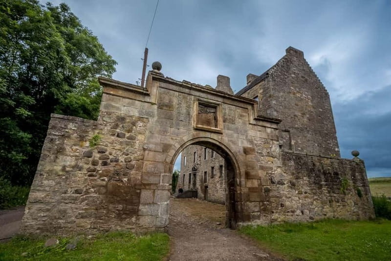 From Glasgow: Outlander Castles and The Scottish Countryside - Falkland connects Outlander with 1940s Inverness