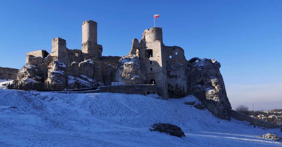 From Krakow: "The Witcher" Ogrodzieniec Castle Private Trip - Why Ogrodzieniec feels made for fantasy