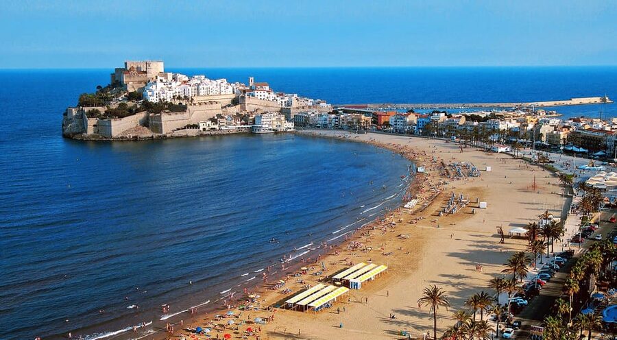 From Valencia: Peniscola Day tour, Game of Thrones - Free time, beaches, gardens, and shops
