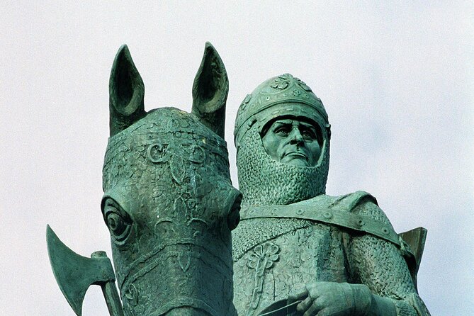 Full-Day Private Braveheart Day Tour ,small group tours Edinburgh - Bannockburn shifts the story to Robert the Bruce