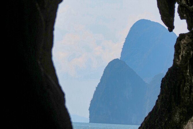 Full-Day Private James Bond Island Speedboat Charter by V.Marine Tour - James Bond Island and the famous leaning rock