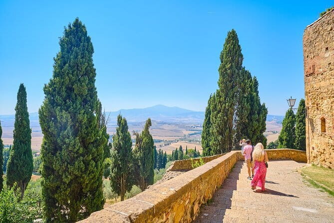 Full Day Tour to Val d'Orcia and Gladiator's Fields with Wines - Key points to know before booking