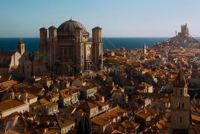 Game of Thrones Extended Tour with Swords and Props - The Rupe Museum and Littlefinger’s brothel