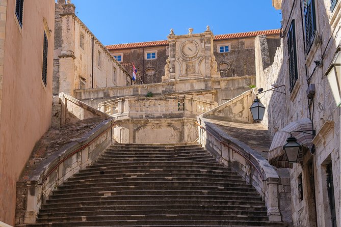 Game of Thrones Filming Locations Tour in Dubrovnik - The Iron Throne photo stop and souvenir advice