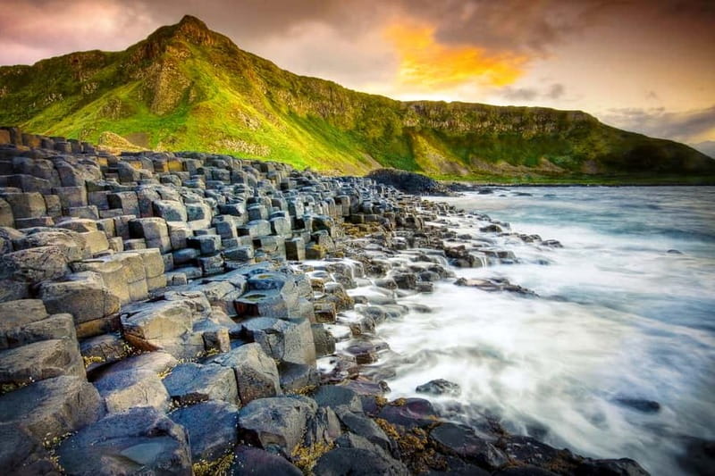 Game of Thrones & Giant's Causeway: Guided Tour from Belfast - Meeting in central Belfast at 8:30 a.m.