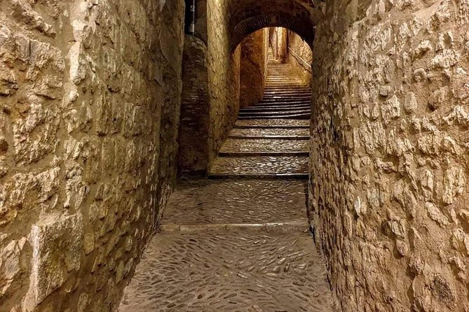 Game Of Thrones Walking Tour in Girona - Finishing at Sant Feliu