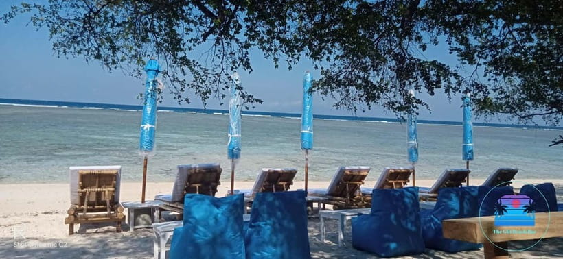Gili Trawangan: The Beach Bar - Sunbed with Cocktail & Chill - Two drinks, beach music, and time to slow down