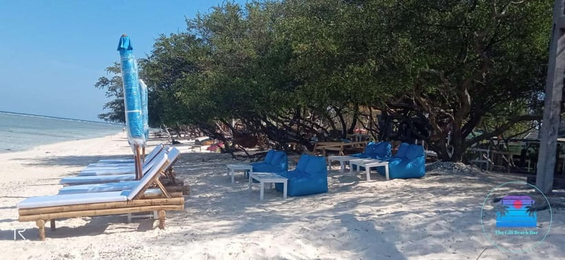 Gili Trawangan: The Beach Bar - Sunbed with Cocktail & Chill - What the $13 price actually covers