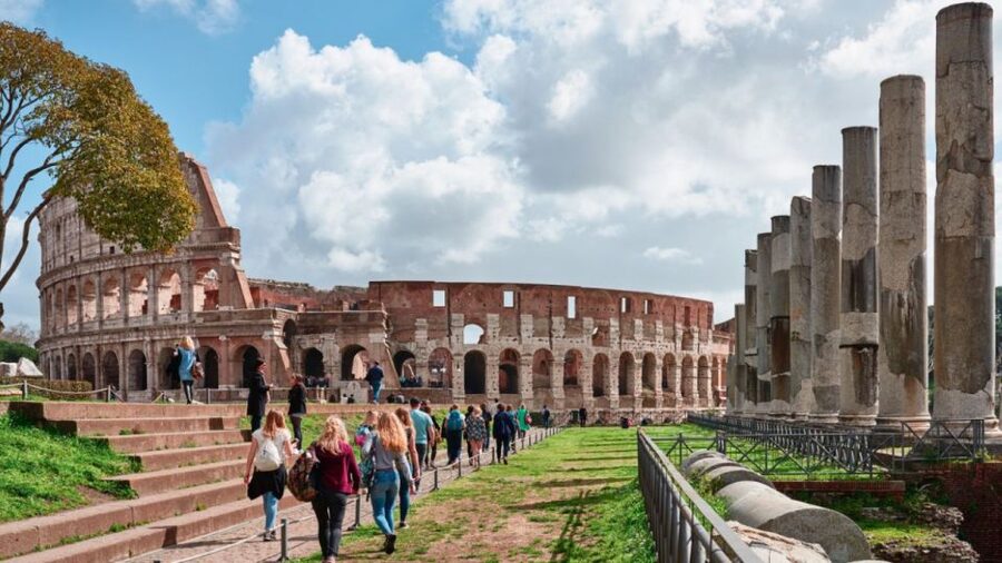 Gladiators & Saints: Colosseum Arena and St. Peter's Prison - Why this three-hour Rome tour works