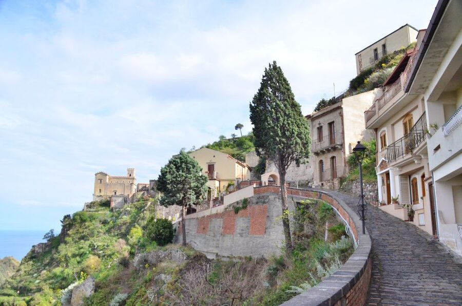 GODFATHER TOUR film's locations departure from Taormina area - Leaving Taormina for the Corleone villages