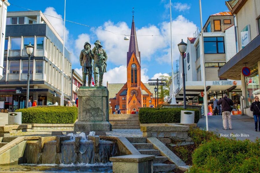 Guided E-Bike Tour in Haugesund: city, vikings, Rising Tides - Key points at a glance