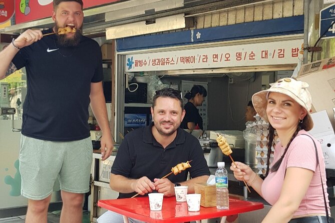 Gwangjang market Netflix Food Walking Tour with Insadong - Arriving at Gwangjang Market after 1905