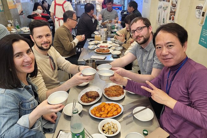 Gwangjang market Netflix Food Walking Tour with Insadong - Who should book this Seoul food walk?