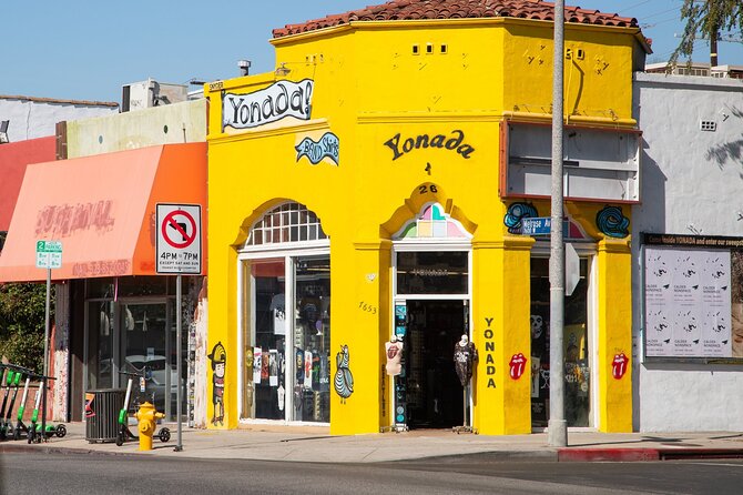 Half Day LA Tour: Hollywood, Beverly Hills & Santa Monica - Mulholland Drive and the Hollywood Sign finish the route