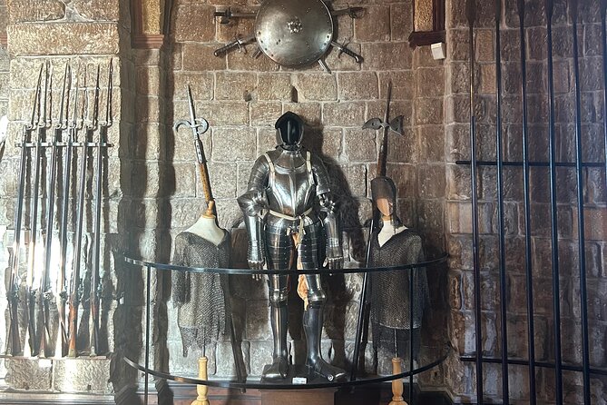 Harry Potter, Alnwick Castle, Bamburgh Castle, Seals Tour - Eyemouth seals and a hard coastal story