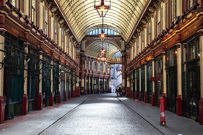 Harry Potter Black Taxi Private Tour of London with Hotel Pickup - Borough Market and the Leaky Cauldron