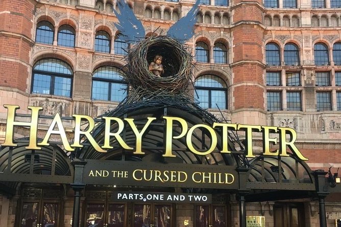 Harry Potter Filming Locations: Private Black Cab Tour in London - Lambeth Bridge and the Knight Bus route