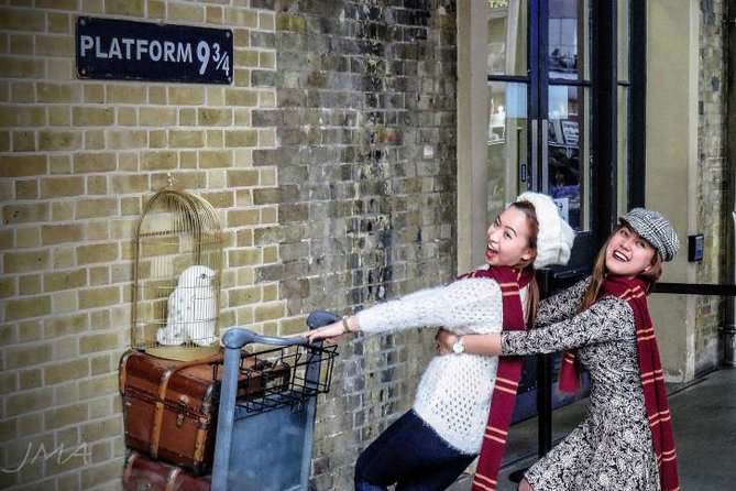 Harry Potter London Sights and Film Locations - Private Tour - King’s Cross and the Platform 9¾ photo problem