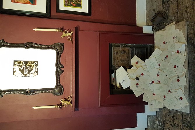 Harry Potter London Sights and Film Locations - Private Tour - Cecil Court and Goodwin’s Court