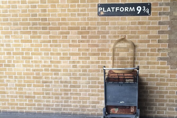 Harry Potter Private Tour in London - Big Ben and familiar London on screen