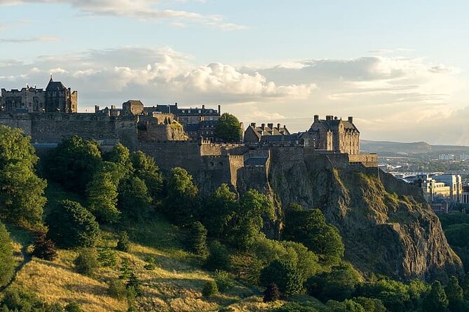 Harry Potter’s Edinburgh: A Self-Guided Audio Tour - Castlehill begins the story outside the castle