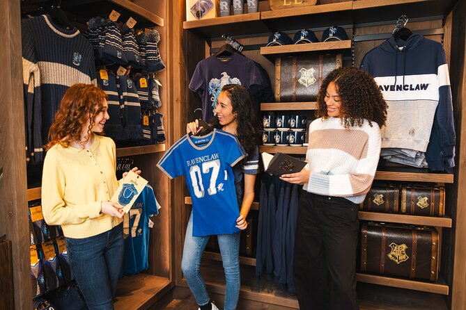 Harry Potter Shop Chicago: Magical Brew Bundle - Entering the Chicago shop