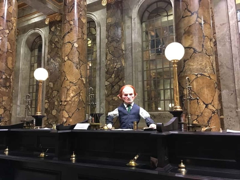 Harry Potter Studio Ticket & Tour of London Film Locations - Walking through London’s film locations