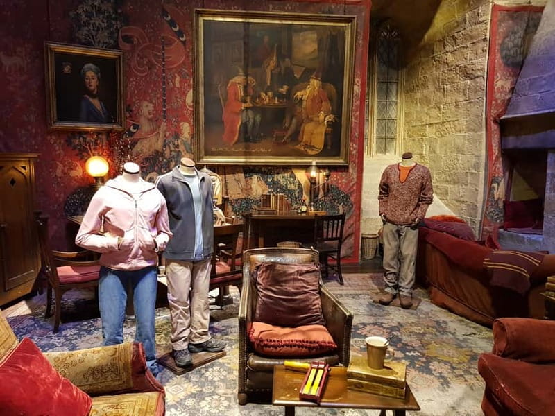 Harry Potter Studio Ticket & Tour of London Film Locations - Who should book this day