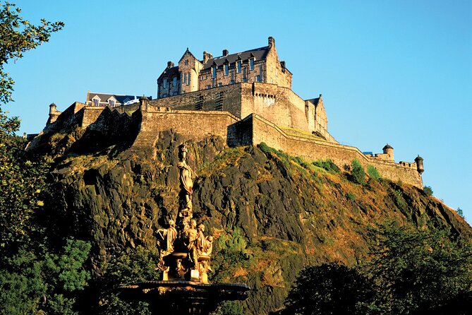 Harry Potter Tour & Edinburgh Castle Visit - Finishing at the City Chambers