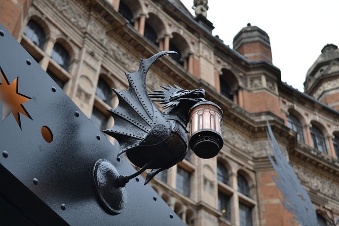 Harry Potter Tour in London The Magic Continues.in Executive luxury Vehicle - King’s Cross and Platform 9¾