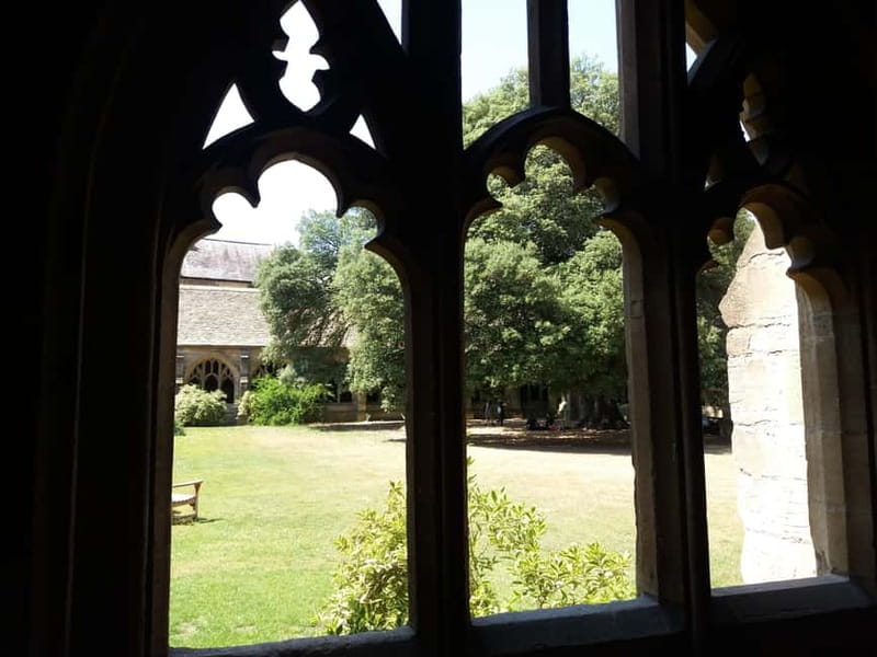 Harry Potter Tour New College Private Group Tour - A 105-minute walk through medieval Oxford