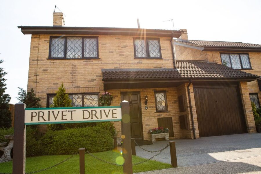 Harry Potter: Warner Bros. Studio Tour from King's Cross - From King’s Cross to the film studios