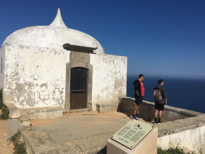 HIKING around Lisbon: Jurassic Dinosaur Trails of Espichel - Bread, cheese, and fruit make the fossil stop memorable
