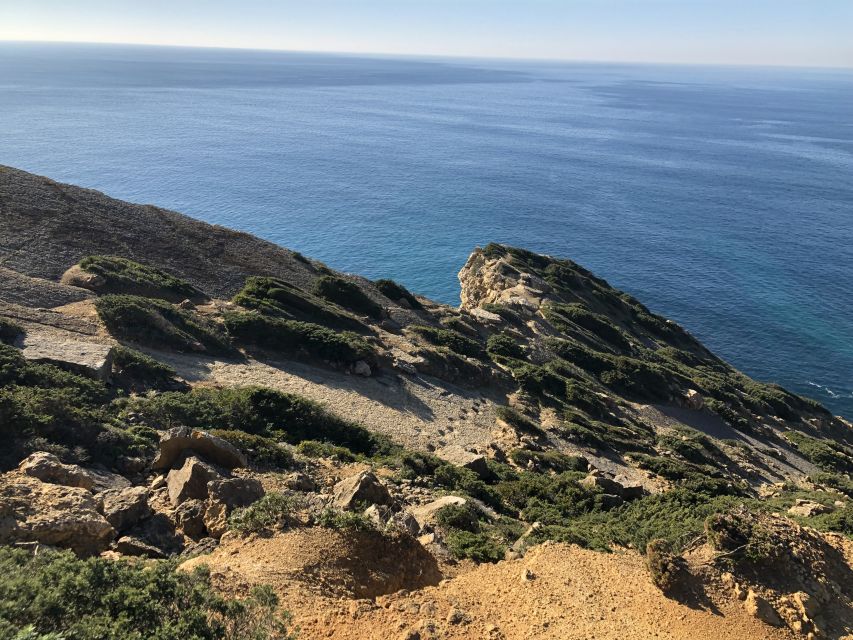 HIKING around Lisbon: Jurassic Dinosaur Trails of Espichel - The route begins with a drive from Lisbon