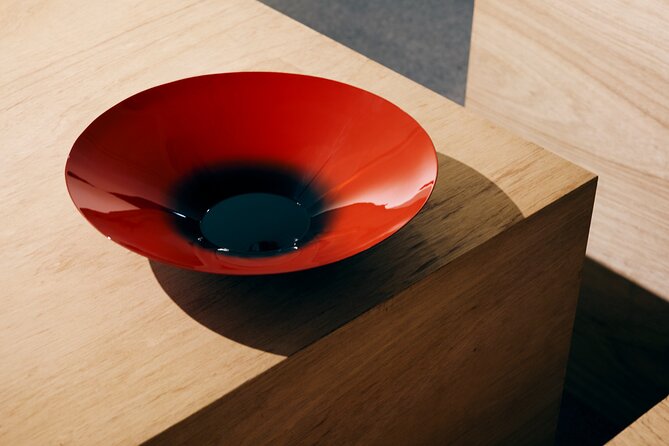 Hiroshima:Private lacquer workshop experience tour(gift included) - Watching the craft before picking up the tools