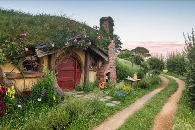 Hobbiton and Waitomo Caves Arrive in Comfort and Style - What the $247.61 price really means