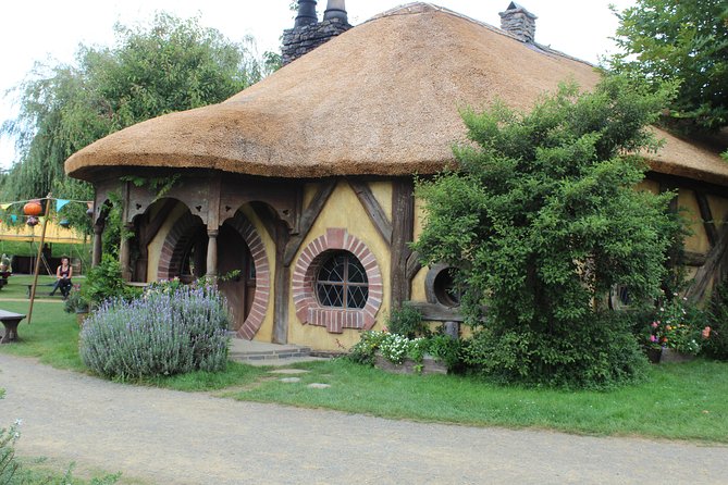 Hobbiton and Waitomo Caves from Auckland - Smaller Group - Why this Auckland day trip works