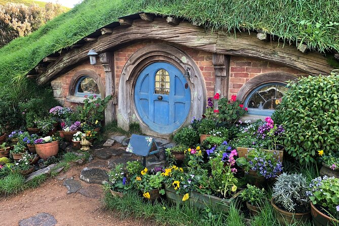 Hobbiton Movie Set Day Tour - What the small vehicle changes