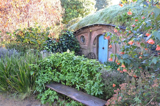 Hobbiton Movie Set Group Tour Early Access (Avoid the crowds!) - Leaving Auckland at 6am