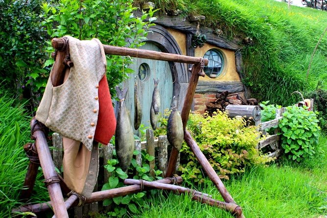 Hobbiton Movie Set Group Tour Early Access (Avoid the crowds!) - A two-hour walk through the Shire
