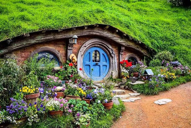 Hobbiton Movie Set Guided Tour small group from Auckland - The Shire begins south of Auckland